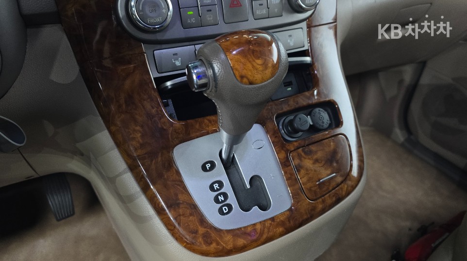 Kia Carnival — miniaturë 9