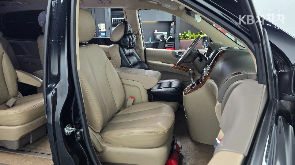 Kia Carnival — miniaturë 10