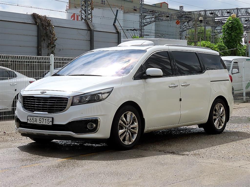 Kia Carnival — miniaturë 2