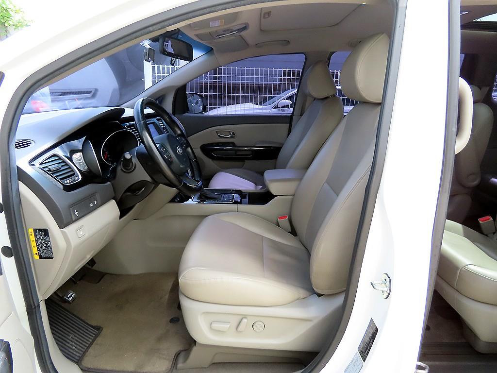 Kia Carnival — miniaturë 5