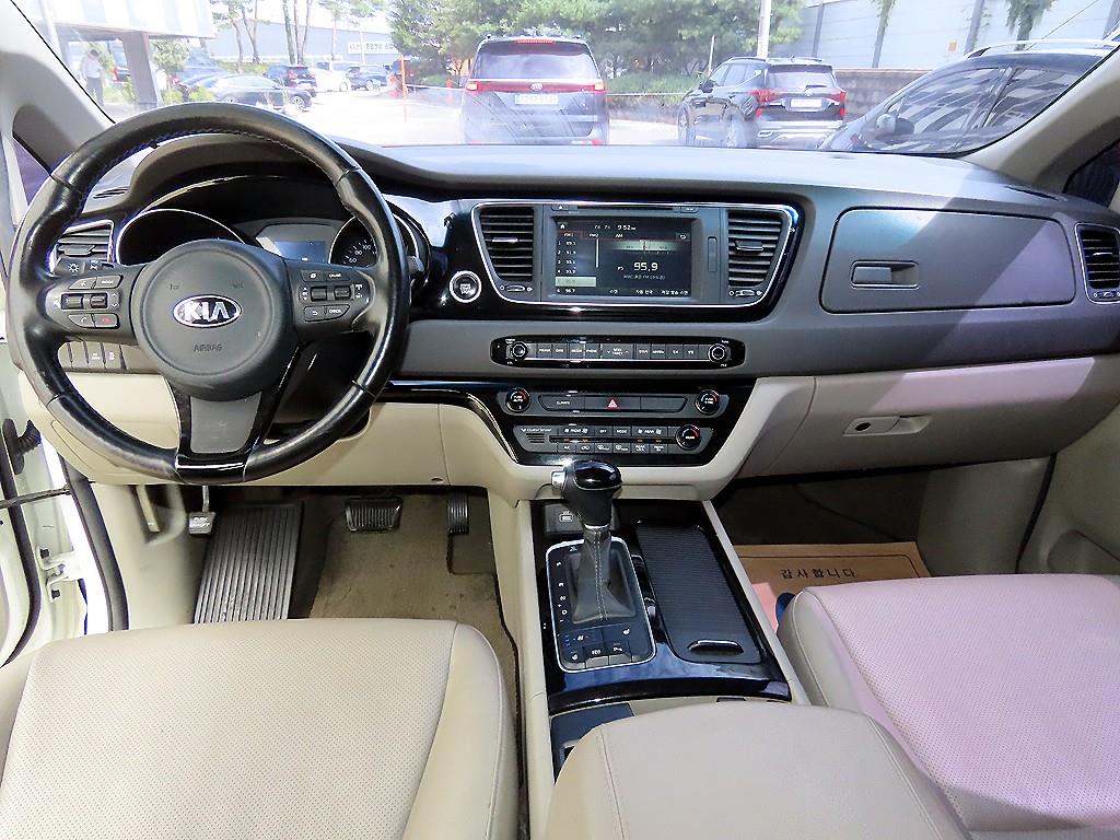 Kia Carnival — miniaturë 7