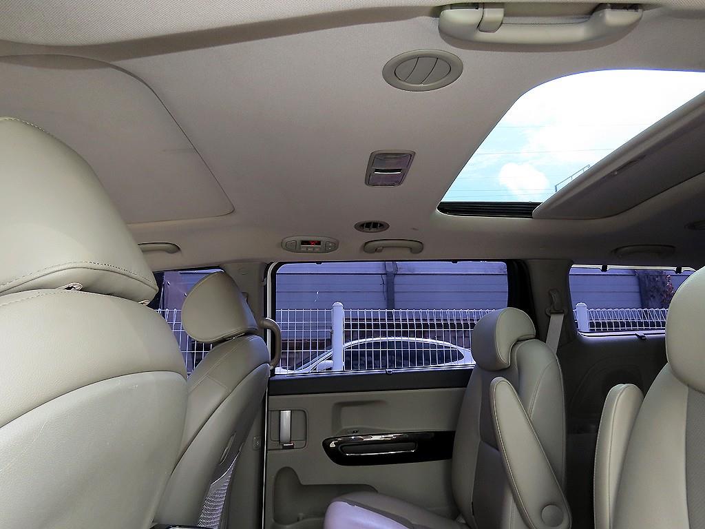 Kia Carnival — miniaturë 16