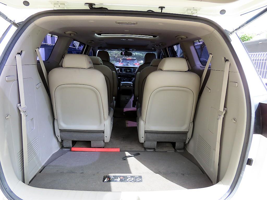 Kia Carnival — miniaturë 17