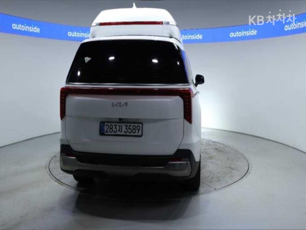 Kia Carnival — miniaturë 4