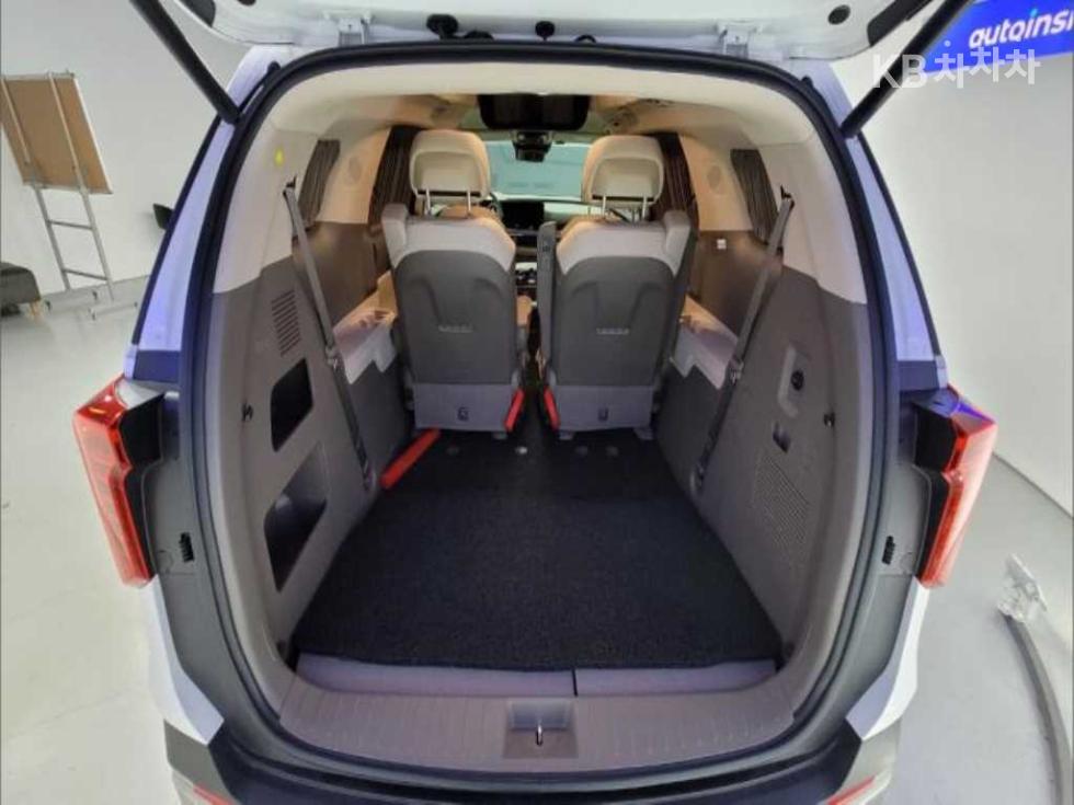 Kia Carnival — miniaturë 13