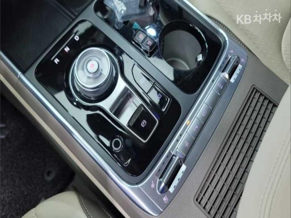 Kia Carnival — miniaturë 14