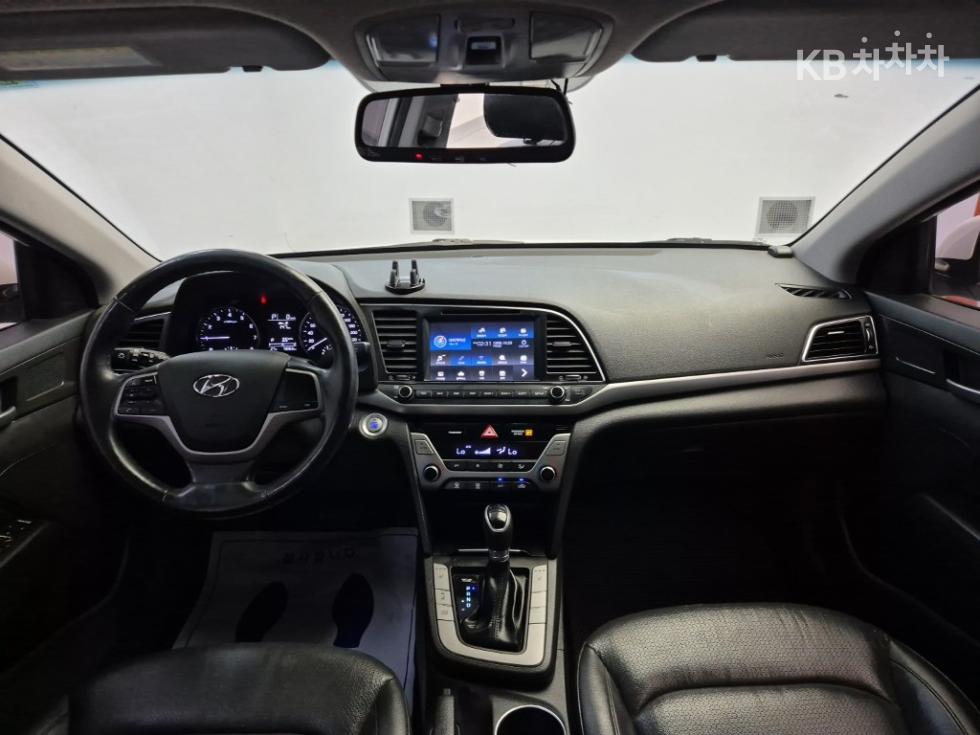 Hyundai Avante — miniaturë 7
