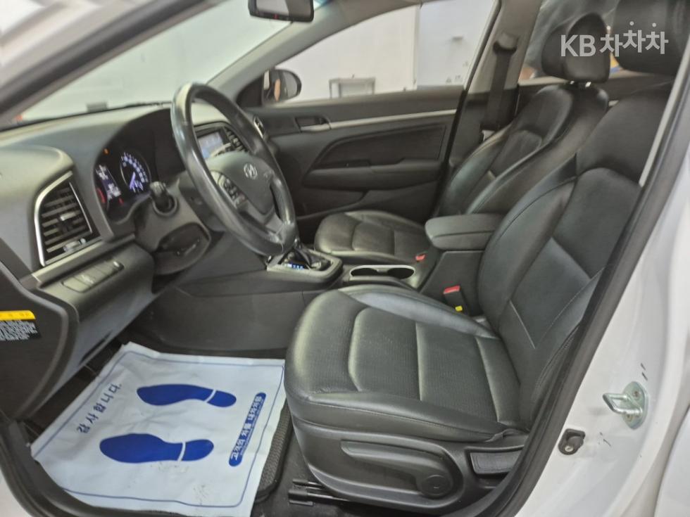 Hyundai Avante — miniaturë 11