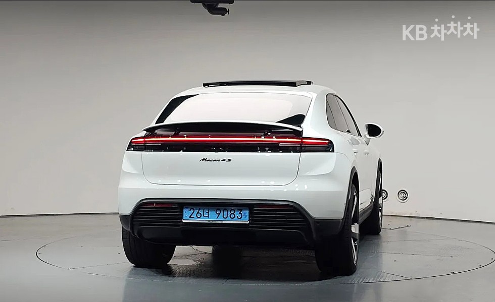 Porsche Macan — miniaturë 4