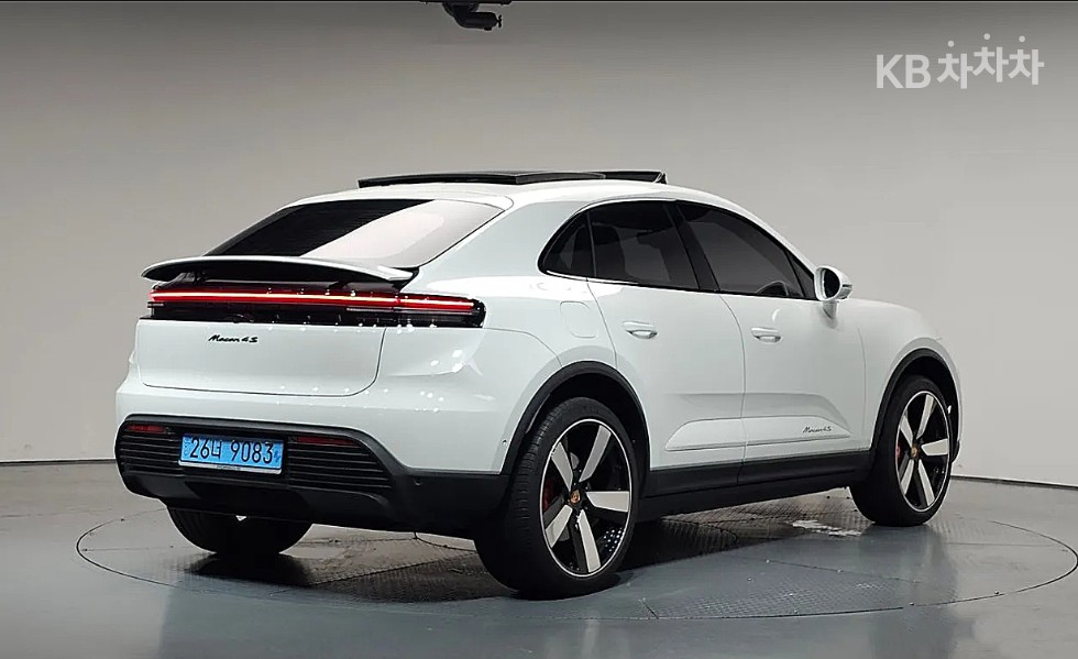 Porsche Macan — miniaturë 3