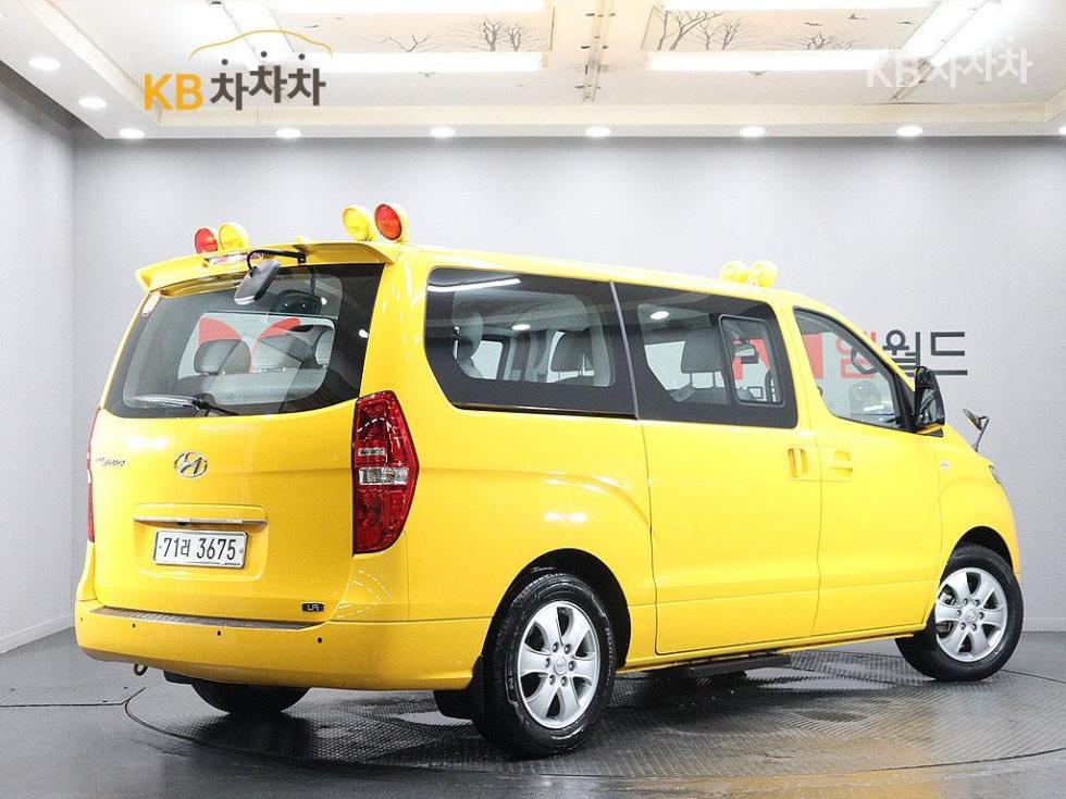Hyundai Starex — miniaturë 3