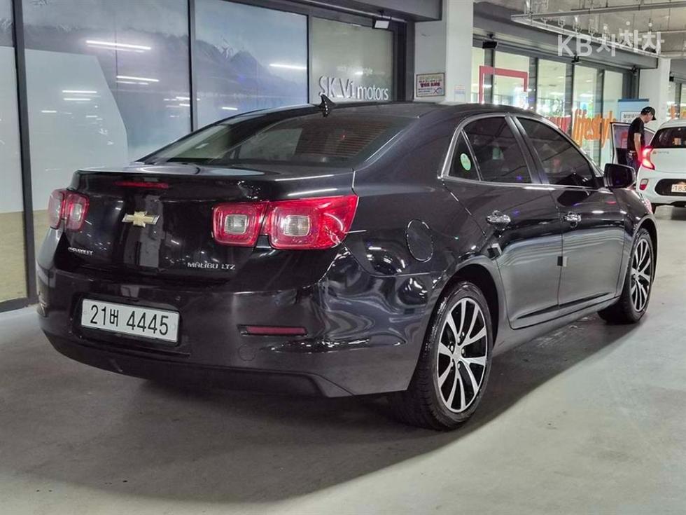 Chevrolet Malibu — miniaturë 4
