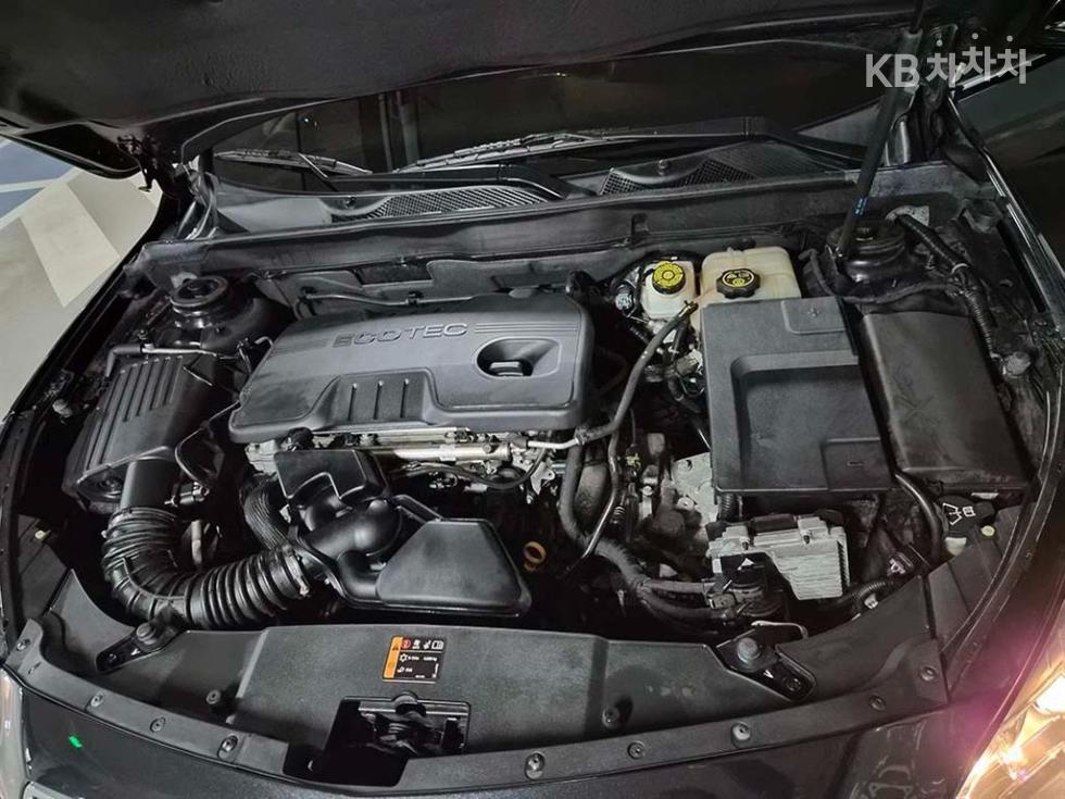 Chevrolet Malibu — miniaturë 18