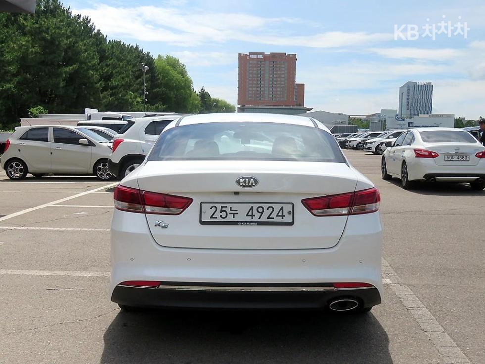 Kia K5 — miniaturë 3