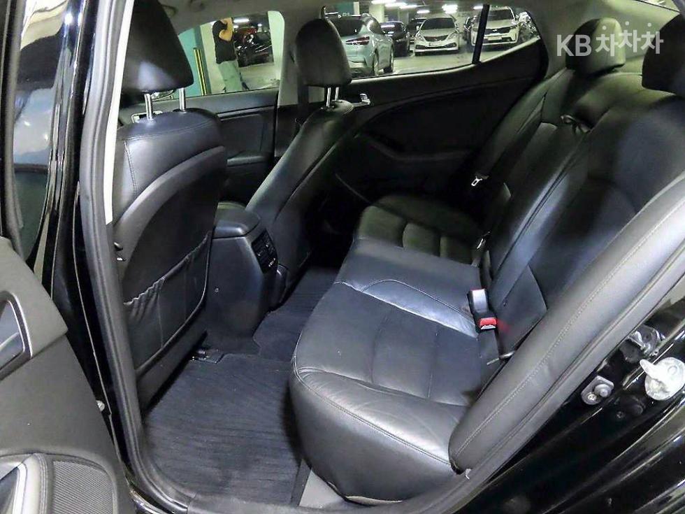 Kia K5 — miniaturë 7