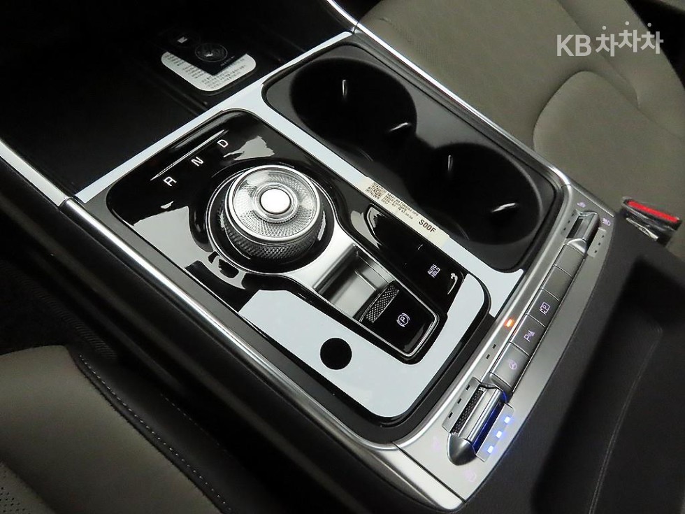 Kia Carnival — miniaturë 9