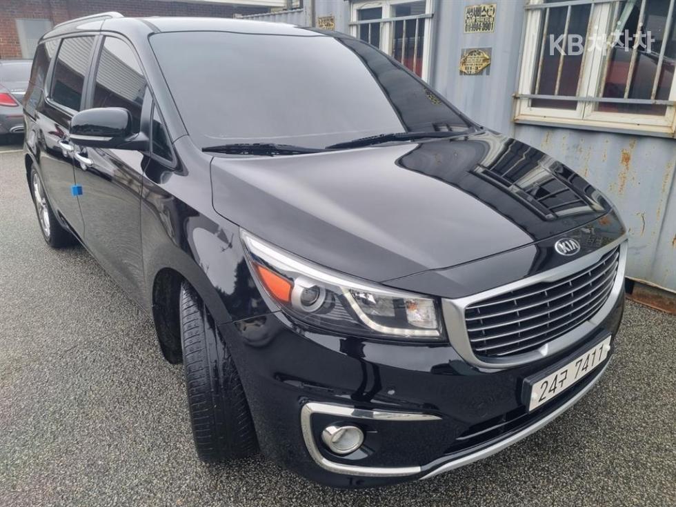 Kia Carnival 9인승 2.2 디젤 — foto 1