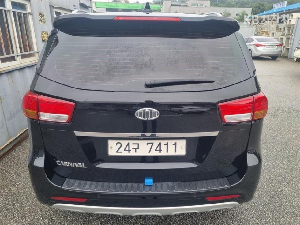 Kia Carnival — miniaturë 6