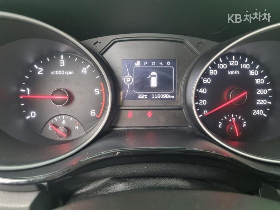 Kia Carnival — miniaturë 10