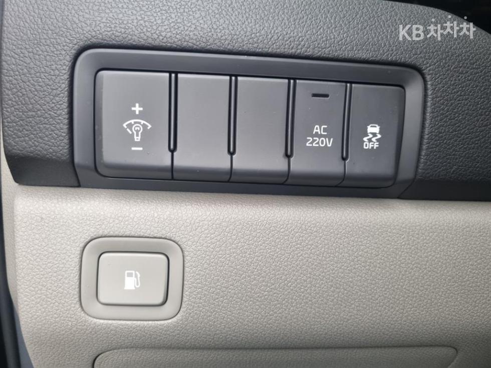 Kia Carnival — miniaturë 20
