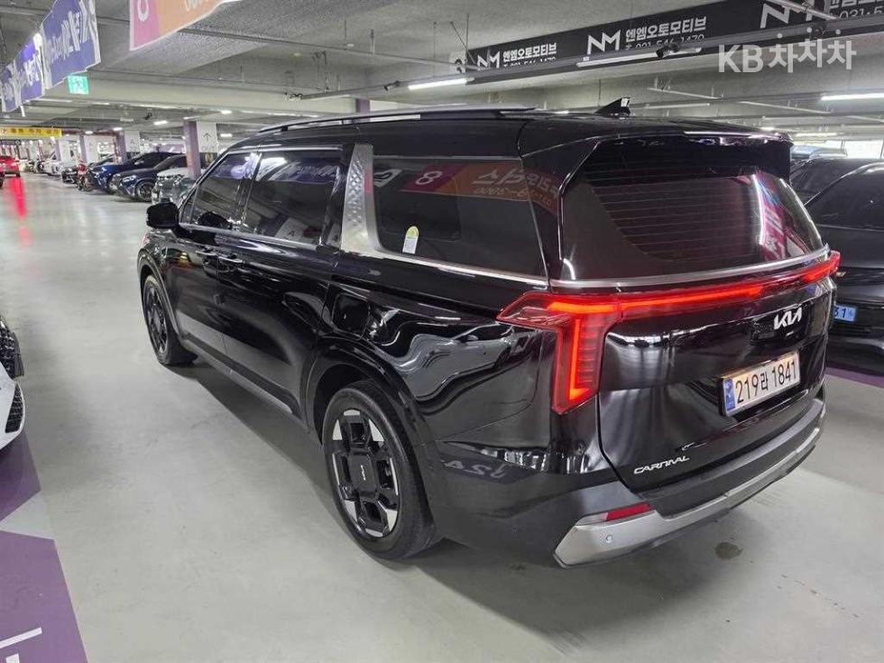 Kia Carnival, 2024, фотография 4