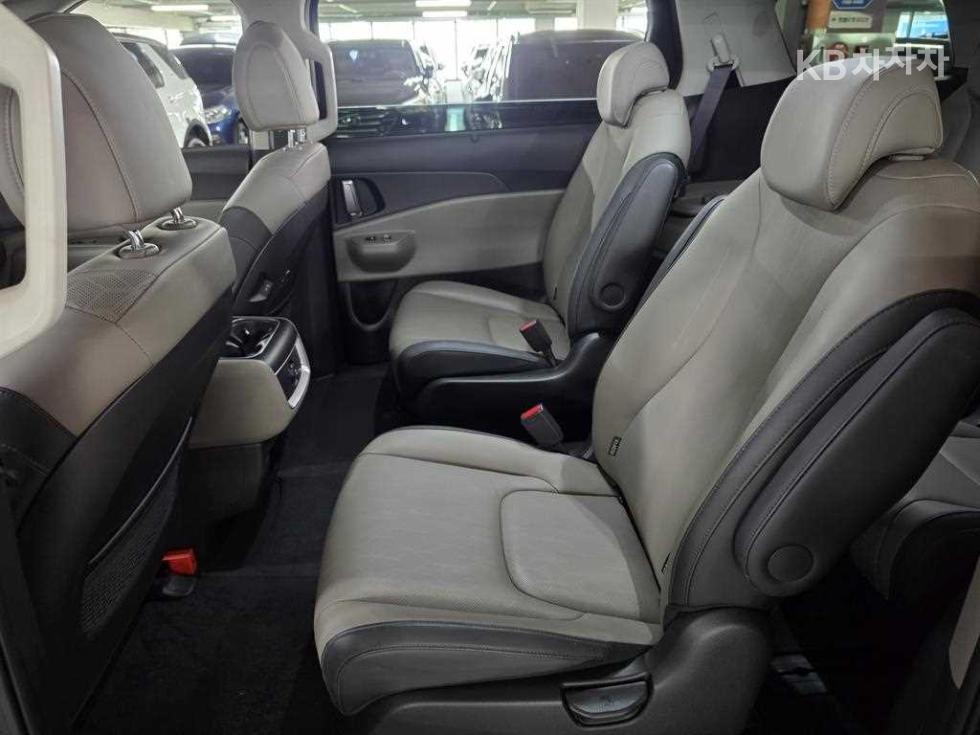 Kia Carnival, 2024, фотография 8