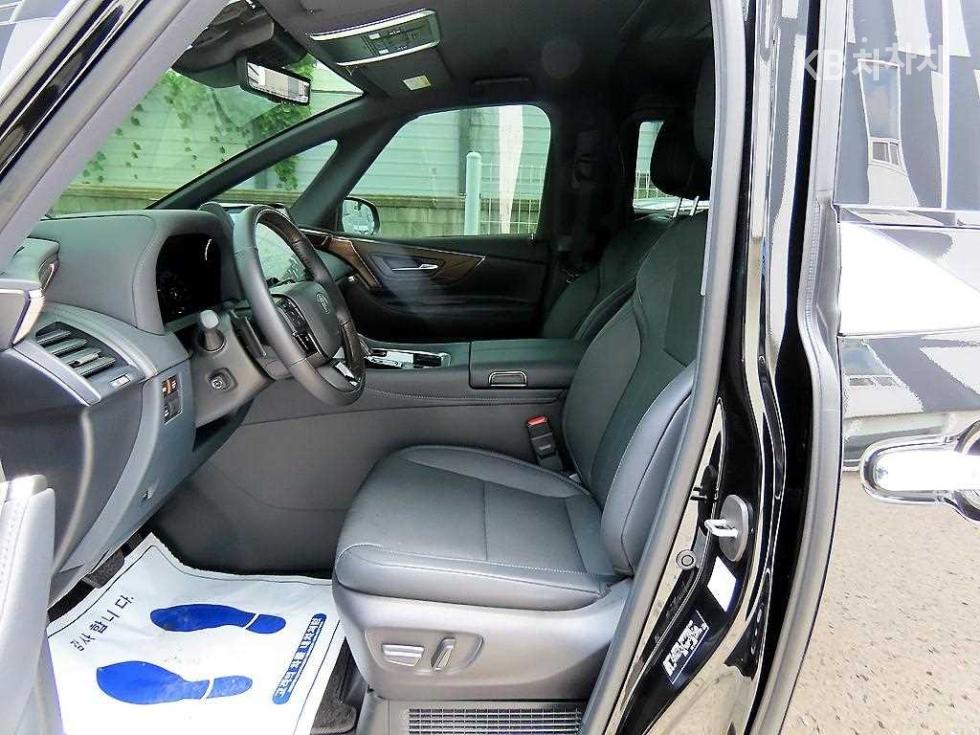 Toyota Alphard — miniaturë 5