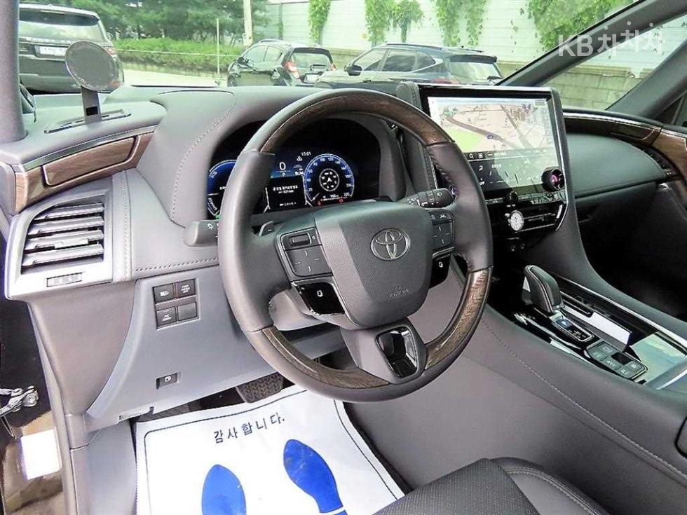Toyota Alphard — miniaturë 7
