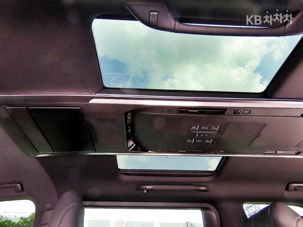 Toyota Alphard — miniaturë 16