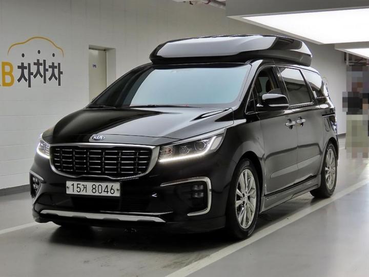 Kia Carnival Gasoline 7-Seater Hi-Limousine President — foto 1