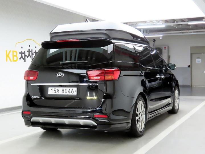 Kia Carnival — miniaturë 4