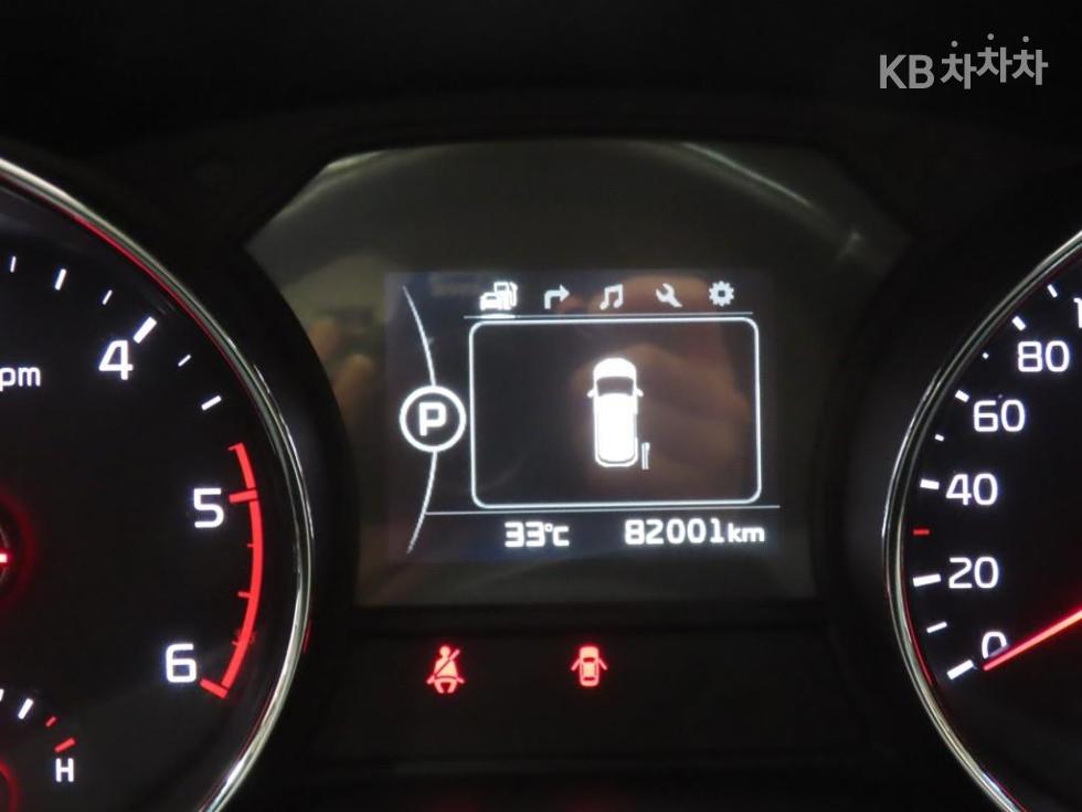 Kia Carnival — miniaturë 8