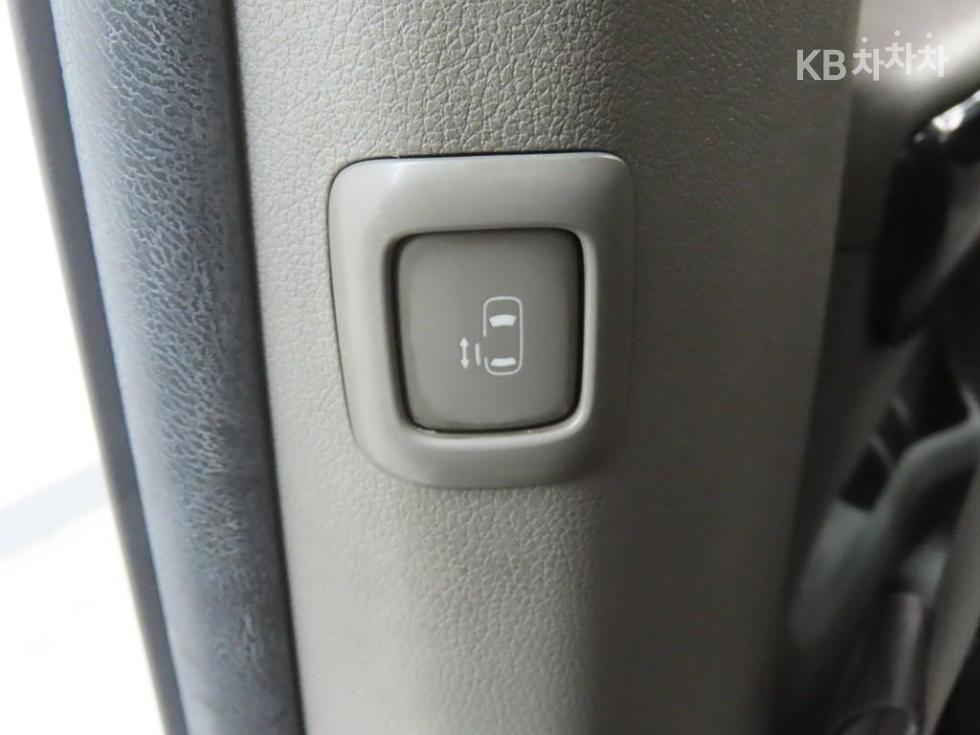 Kia Carnival — miniaturë 14