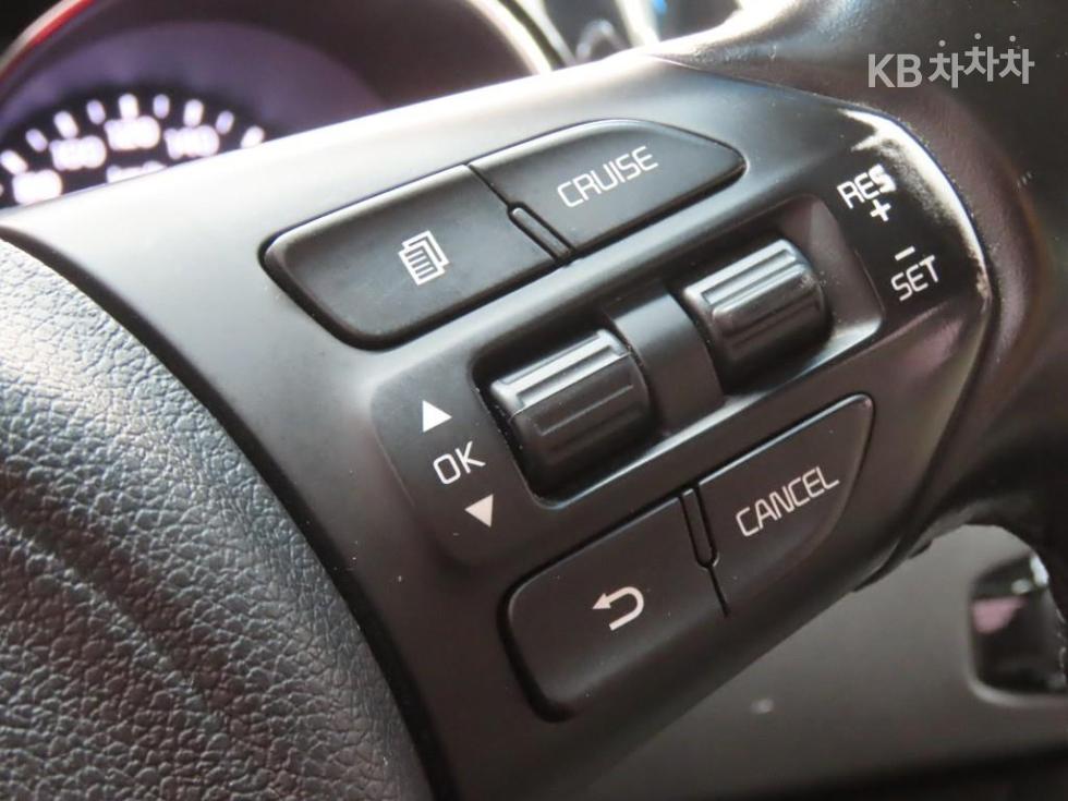 Kia Carnival — miniaturë 17