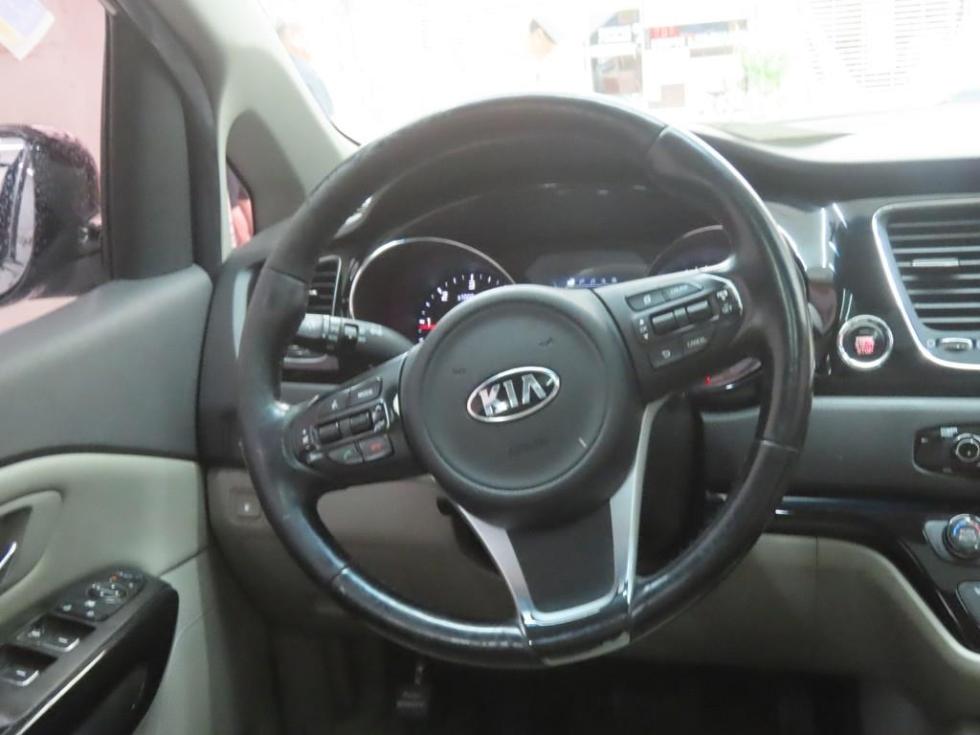 Kia Carnival — miniaturë 18