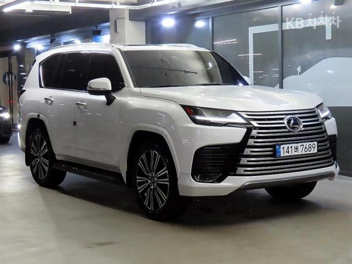 Lexus LX 700h+ Luxury — foto 1
