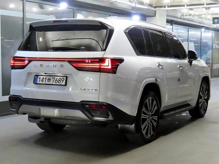 Lexus LX — miniaturë 4