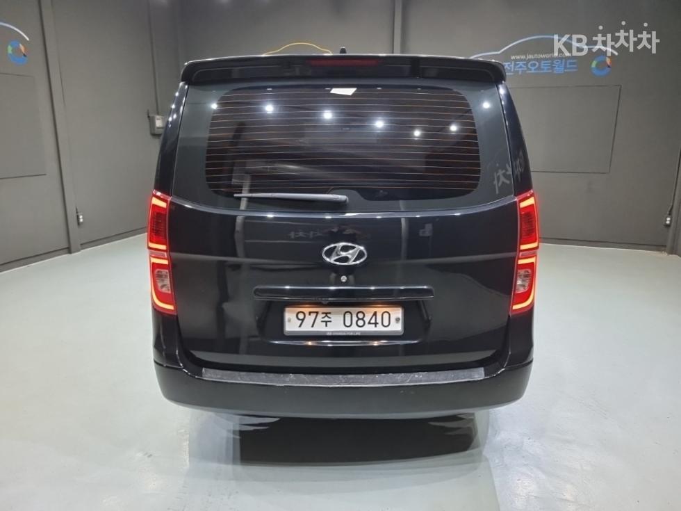 Hyundai Starex — miniaturë 3