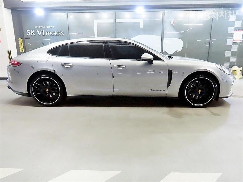 Porsche Panamera — miniaturë 3