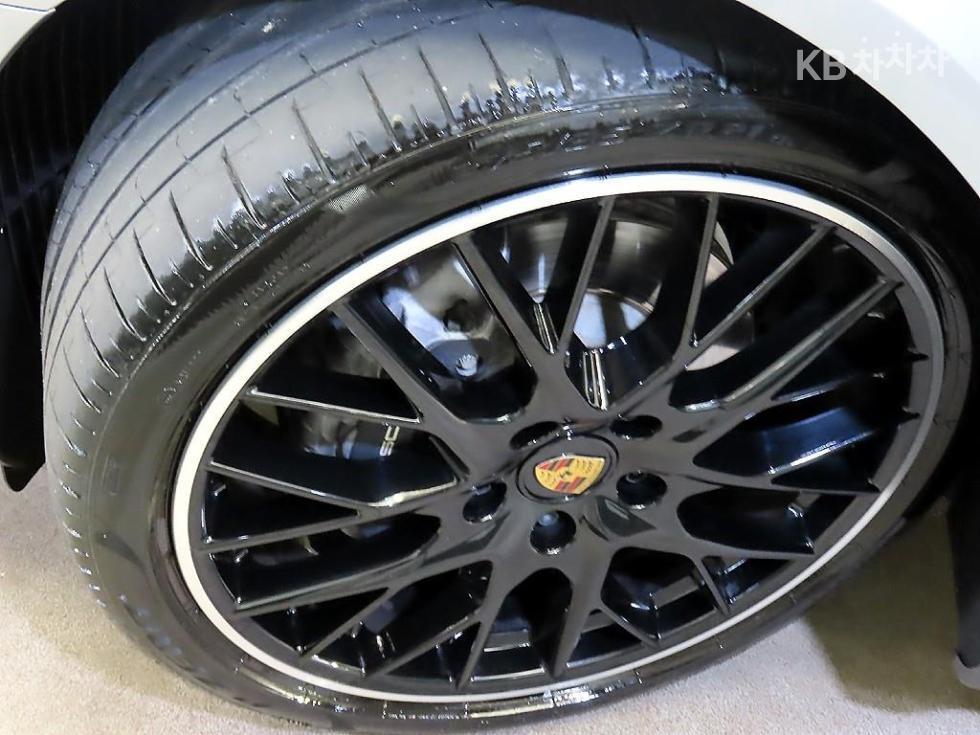Porsche Panamera — miniaturë 19