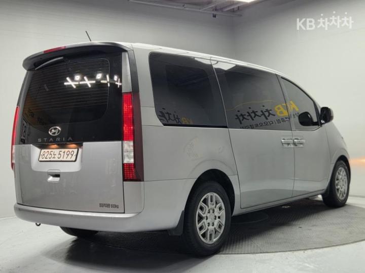 Hyundai Staria — miniaturë 4