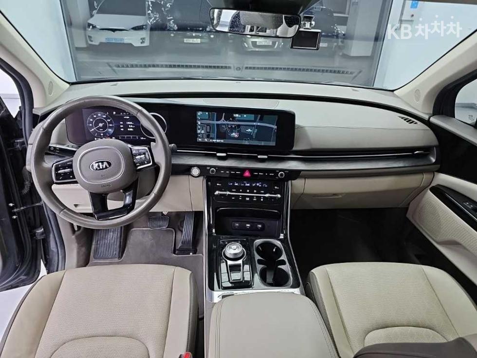 Kia Carnival — miniaturë 7