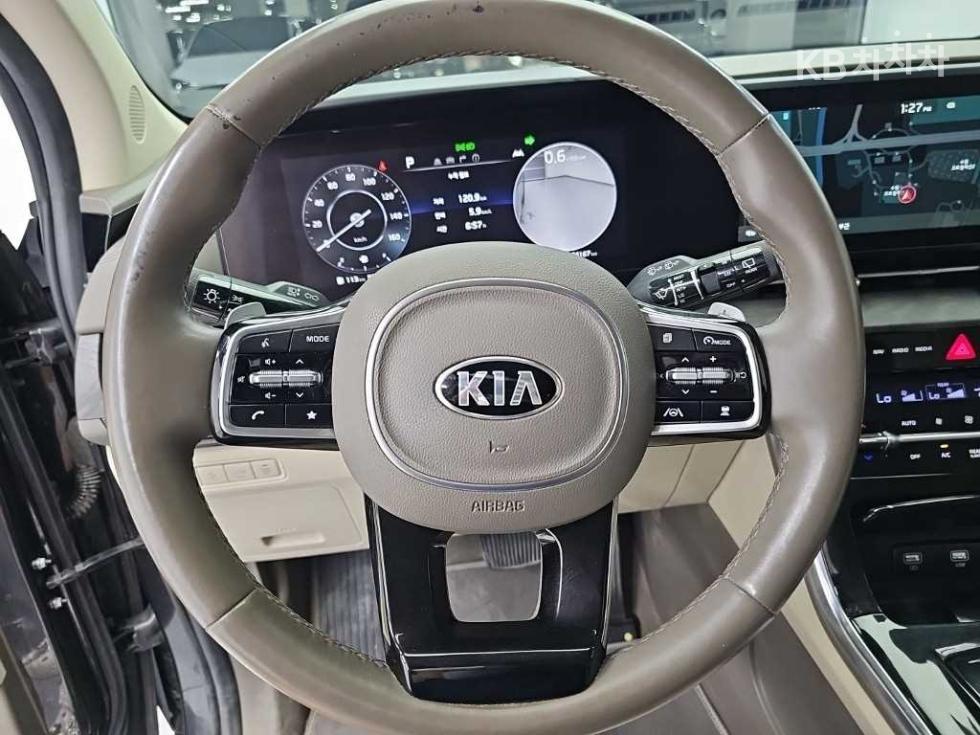 Kia Carnival — miniaturë 9