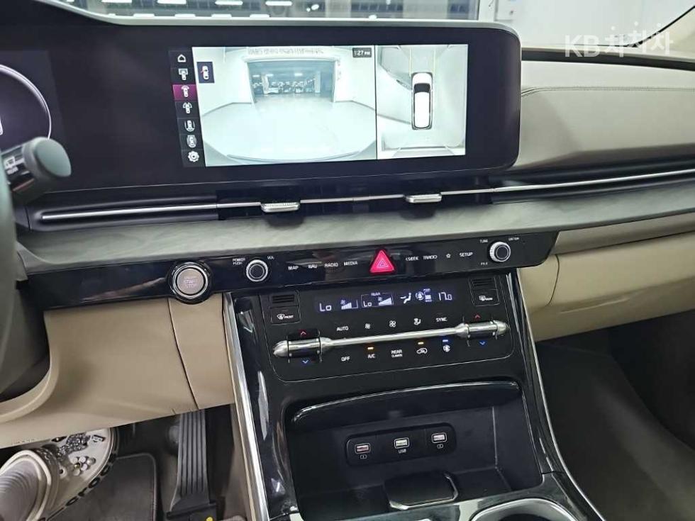 Kia Carnival — miniaturë 10