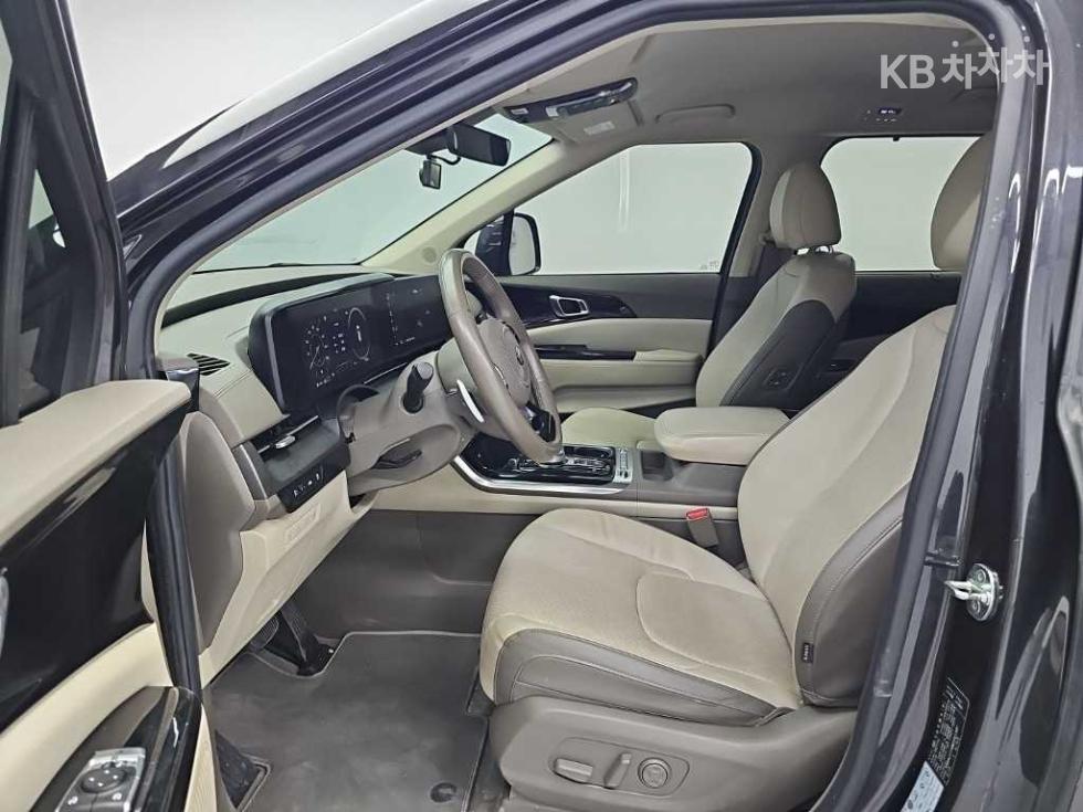 Kia Carnival — miniaturë 11