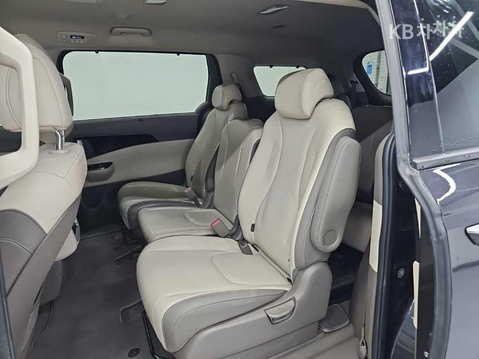 Kia Carnival — miniaturë 12