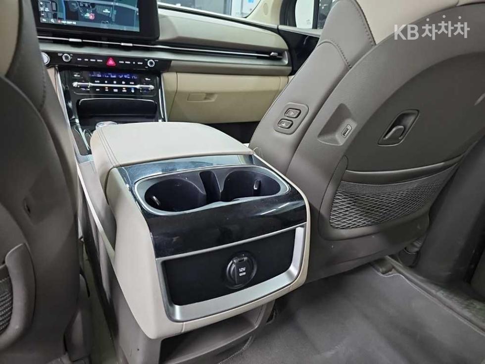 Kia Carnival — miniaturë 13