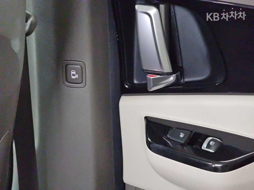 Kia Carnival — miniaturë 14
