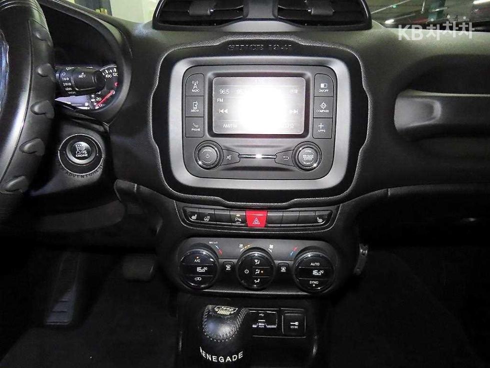 Jeep Renegade, 2016, фотография 11