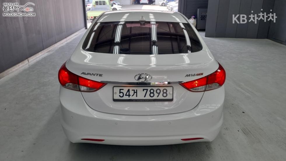 Hyundai Avante — miniaturë 4